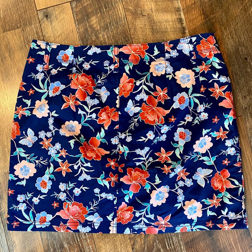 ST. JOHN'S BAY Navy Floral Skort - Picture 5 of 8